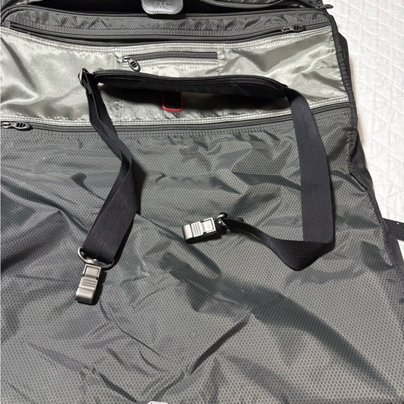 Tumi T-tech Tri-Fold Travel Garment Carryon Bag - Picture 10 of 14